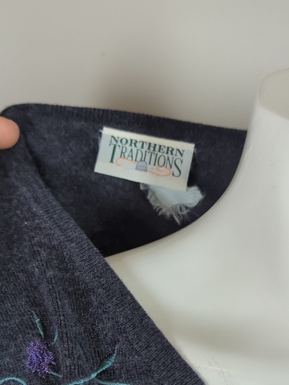 Vintage Northern Traditions Women's Cardigan Embroidered Floral Size Small - Picture 7 of 7